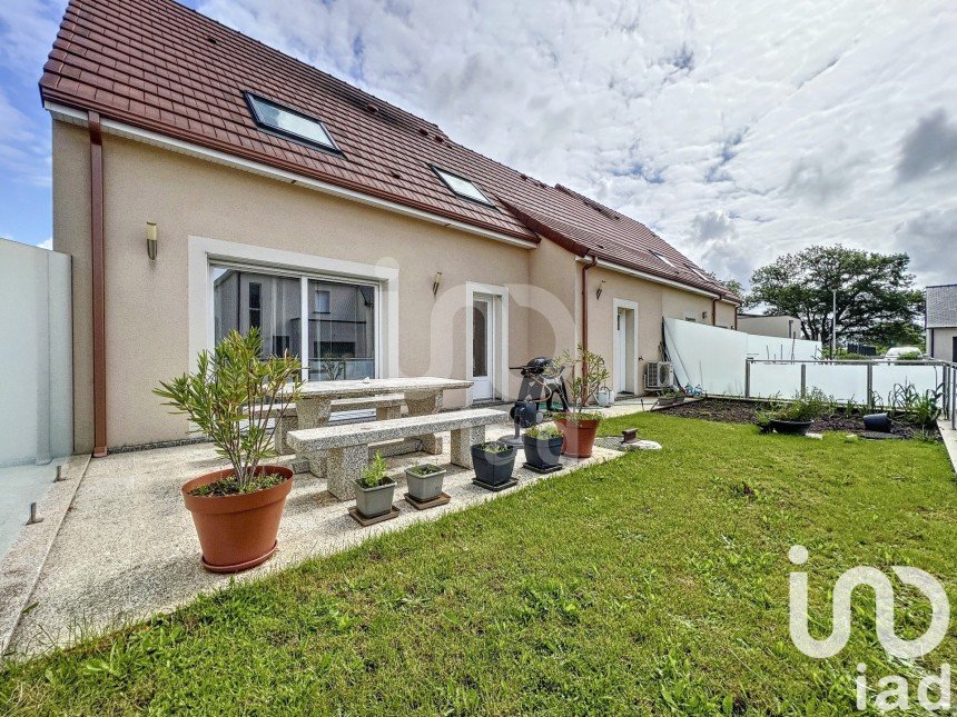 Maison 4 pièces de 100 m² à Meslay-du-Maine (53170)