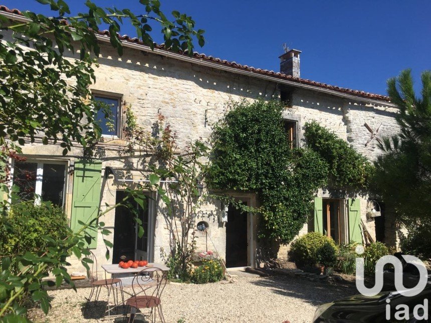 Maison 3 pièces de 129 m² à Beauvais-sur-Matha (17490)