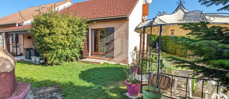 Maison 8 pièces de 228 m² à Thorey-en-Plaine (21110)