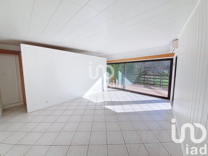 House 5 rooms of 136 m² in Savigny (69210)