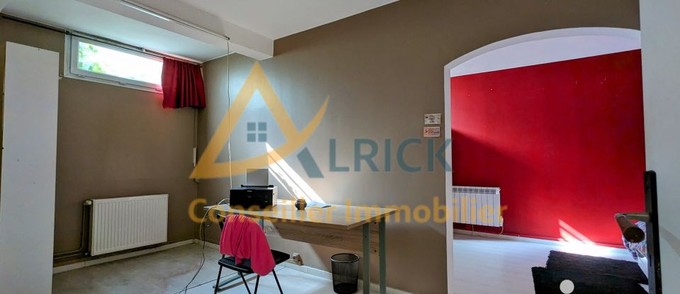 Apartment 6 rooms of 173 m² in Élancourt (78990)