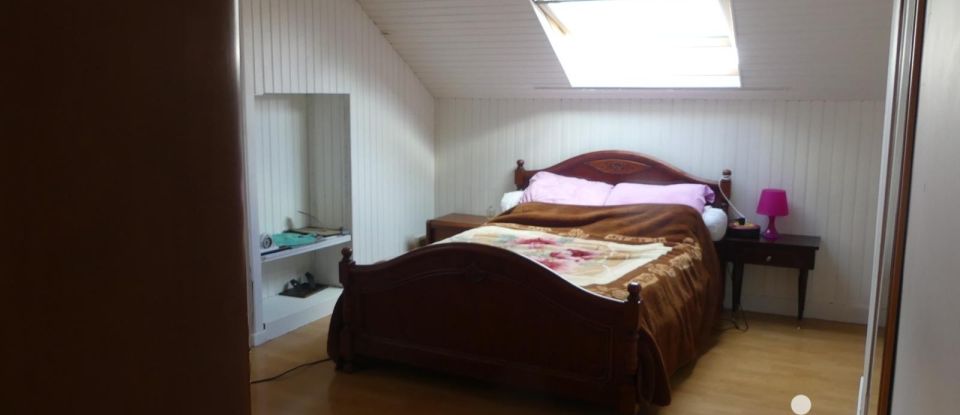 Traditional house 5 rooms of 93 m² in Yerres (91330)