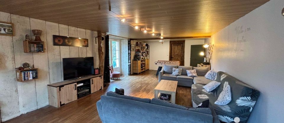 Village house 10 rooms of 247 m² in Saint-Broingt-le-Bois (52190)