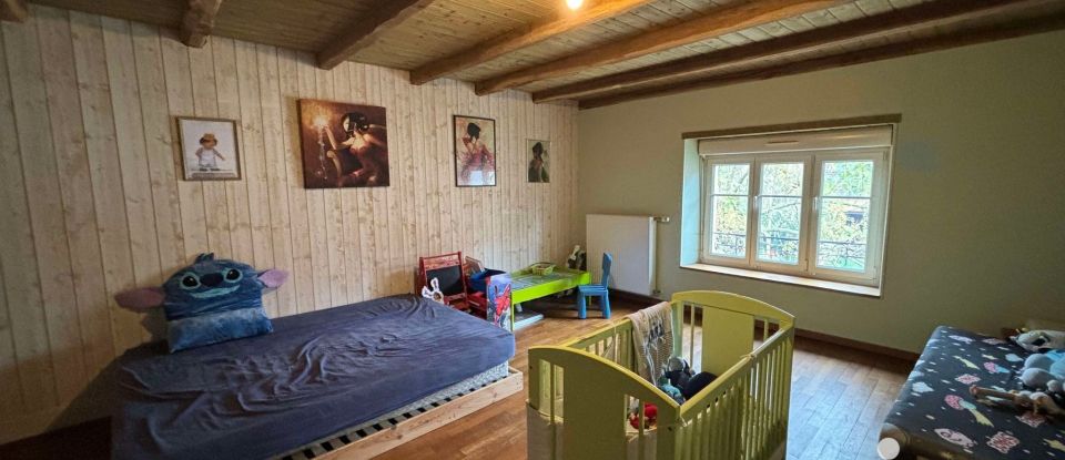 Village house 10 rooms of 247 m² in Saint-Broingt-le-Bois (52190)