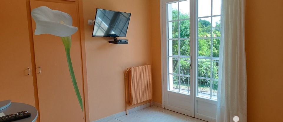 House 8 rooms of 153 m² in Landevieille (85220)