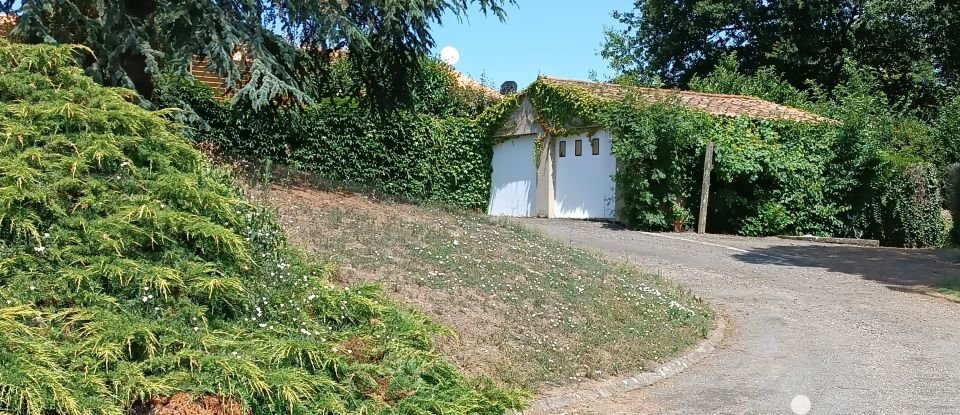 House 8 rooms of 153 m² in Landevieille (85220)