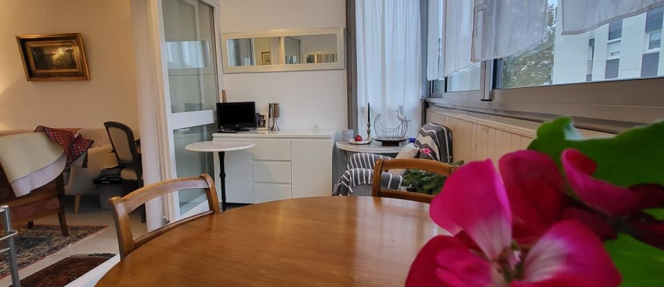 Apartment 3 rooms of 74 m² in Vélizy-Villacoublay (78140)