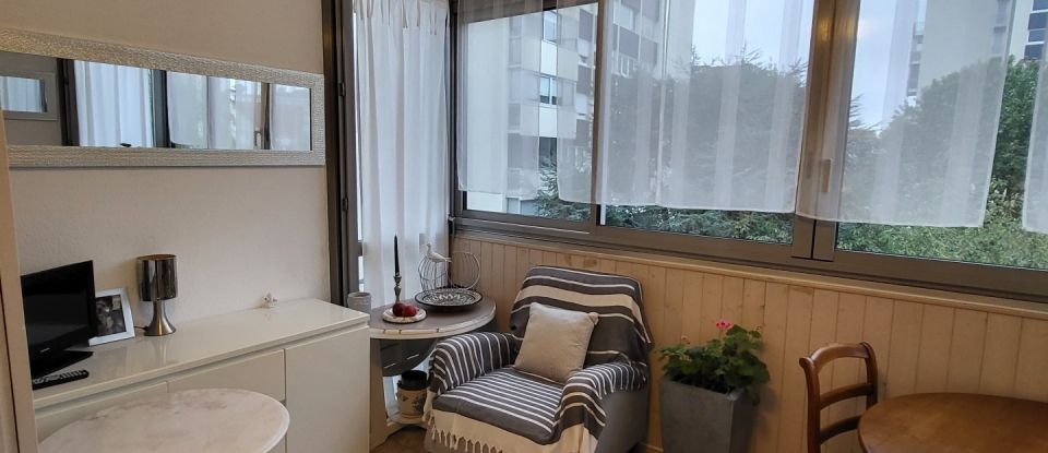 Apartment 3 rooms of 74 m² in Vélizy-Villacoublay (78140)