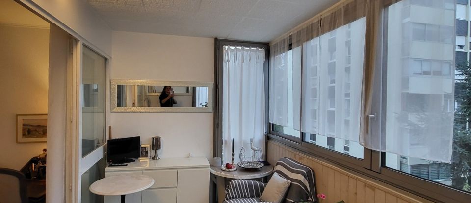 Apartment 3 rooms of 74 m² in Vélizy-Villacoublay (78140)