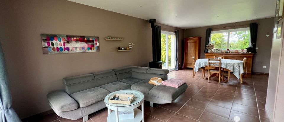 Maison 6 pièces de 121 m² à Monts-en-Bessin (14310)