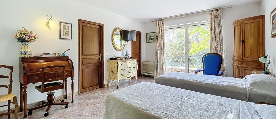 Maison 7 pièces de 250 m² à Fayence (83440)