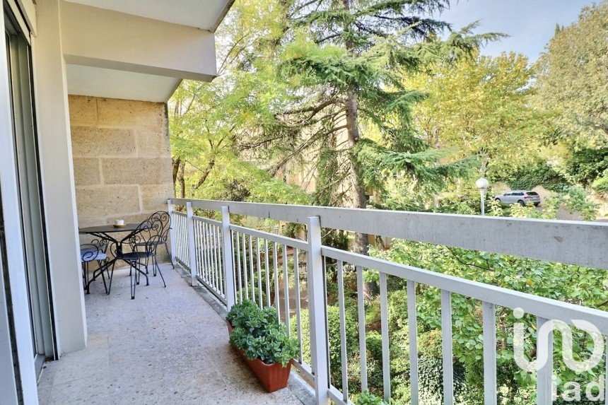 Apartment 5 rooms of 94 m² in Aix-en-Provence (13100)