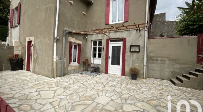 Town house 6 rooms of 169 m² in Cherveux (79410)