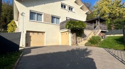 Town house 8 rooms of 155 m² in Saint-Clair-de-la-Tour (38110)