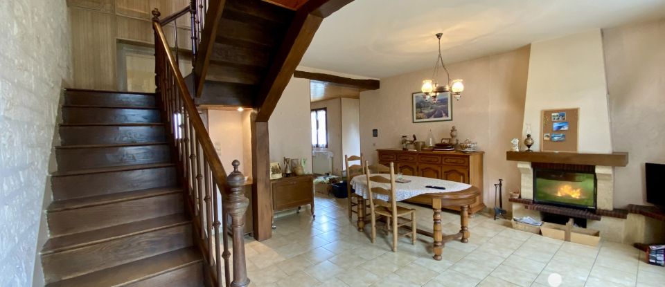 Traditional house 6 rooms of 101 m² in Ménigoute (79340)