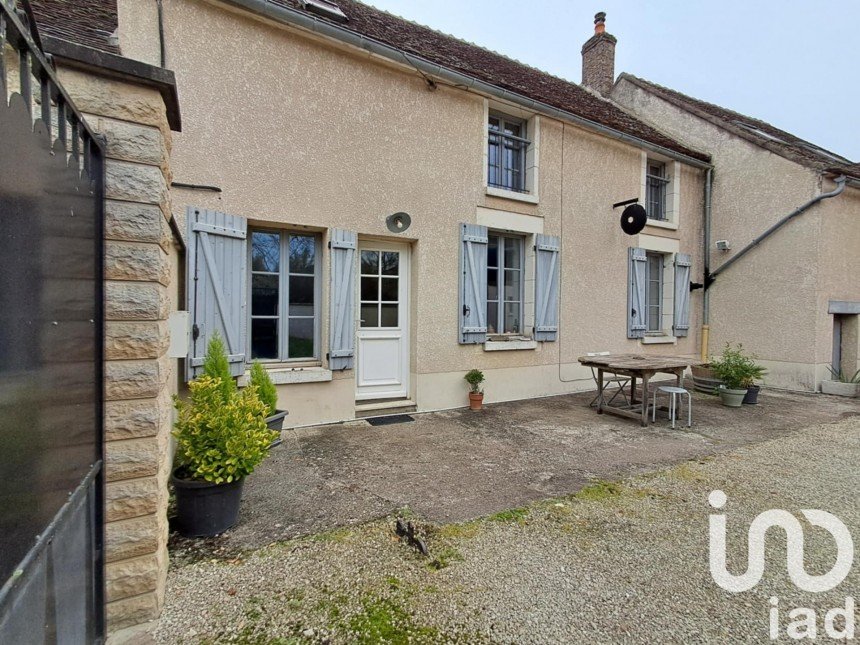 Country house 4 rooms of 107 m² in Maligny (89800)