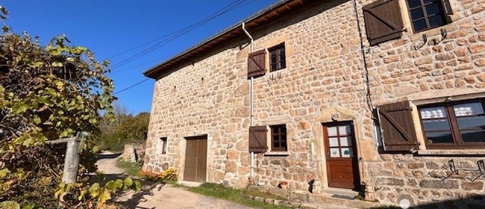 Ferme 10 pièces de 209 m² à Saint-Nizier-de-Fornas (42380)