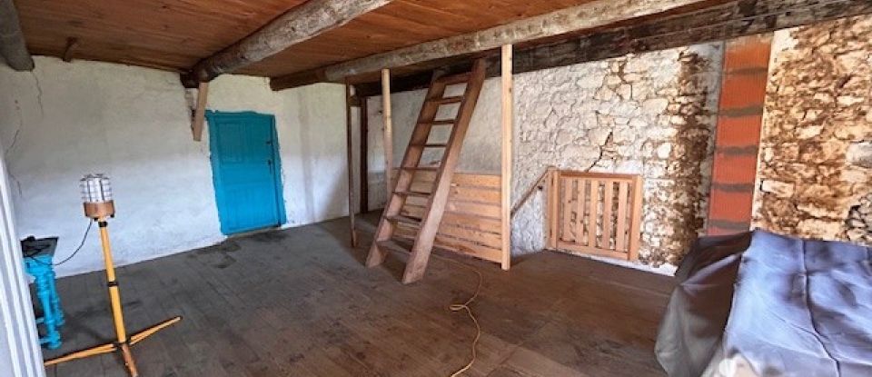 Ferme 10 pièces de 209 m² à Saint-Nizier-de-Fornas (42380)