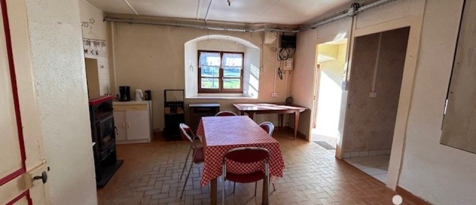 Ferme 10 pièces de 209 m² à Saint-Nizier-de-Fornas (42380)