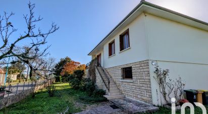 House 6 rooms of 156 m² in Saint-Seurin-sur-l'Isle (33660)