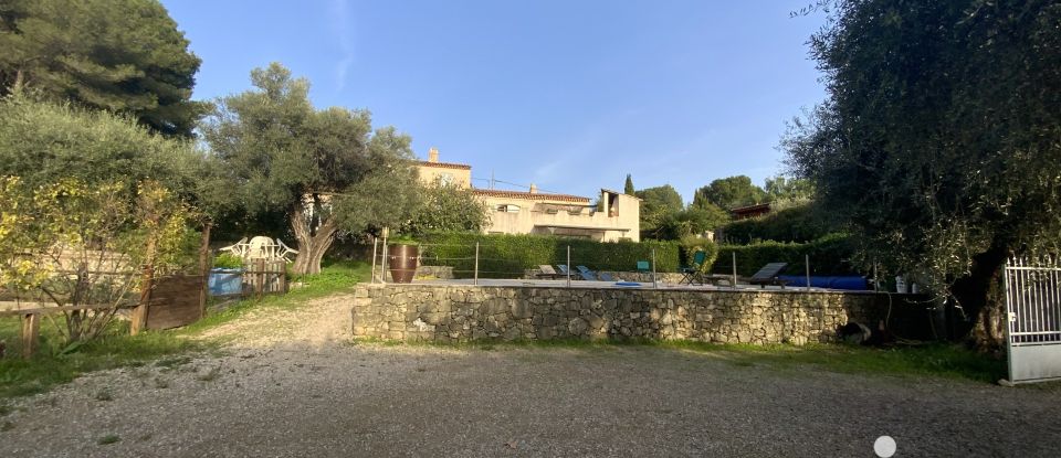 Traditional house 8 rooms of 157 m² in Vence (06140)