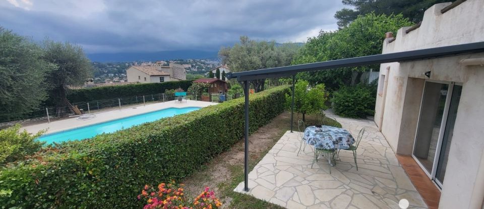 Traditional house 8 rooms of 157 m² in Vence (06140)