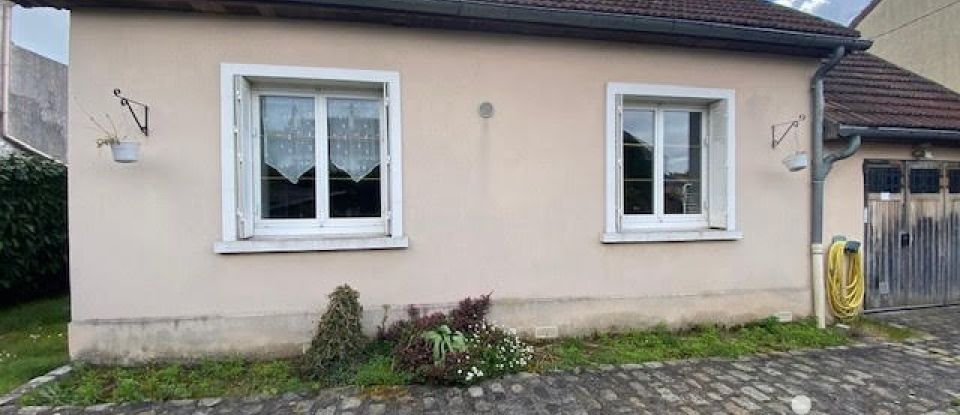 House 4 rooms of 95 m² in Ozoir-la-Ferrière (77330)