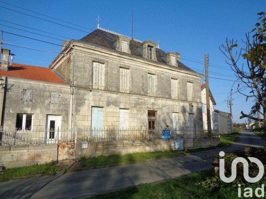 House 5 rooms of 130 m² in Épargnes (17120)