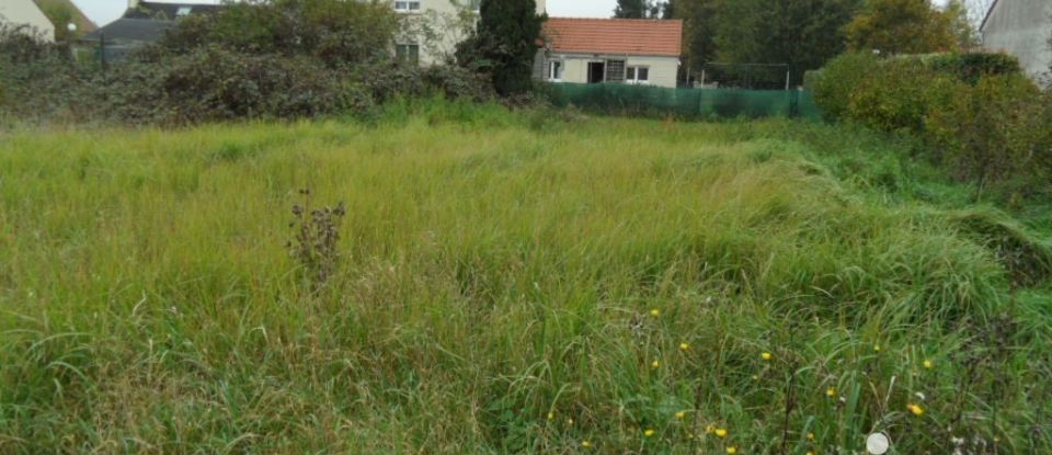 Land of 611 m² in Laon (02000)