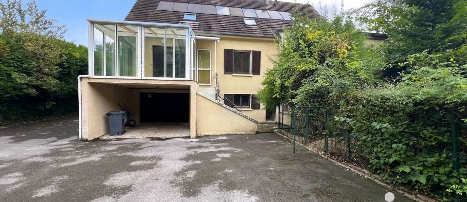 Maison 8 pièces de 227 m² à Verneuil-en-Halatte (60550)