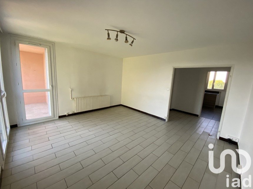 Apartment 3 rooms of 60 m² in Montélimar (26200)