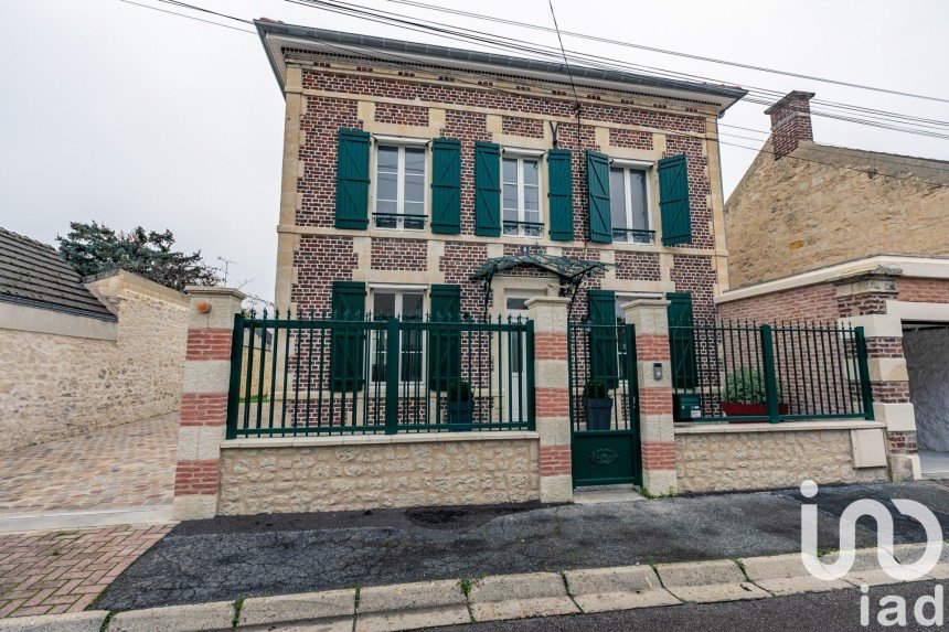 Maison 6 pièces de 140 m² à Crépy-en-Valois (60800)