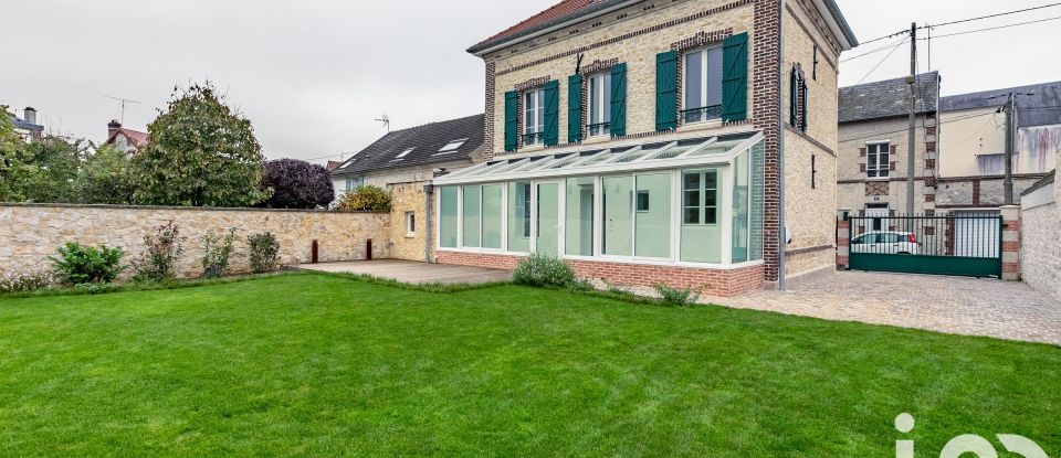 Maison 6 pièces de 140 m² à Crépy-en-Valois (60800)