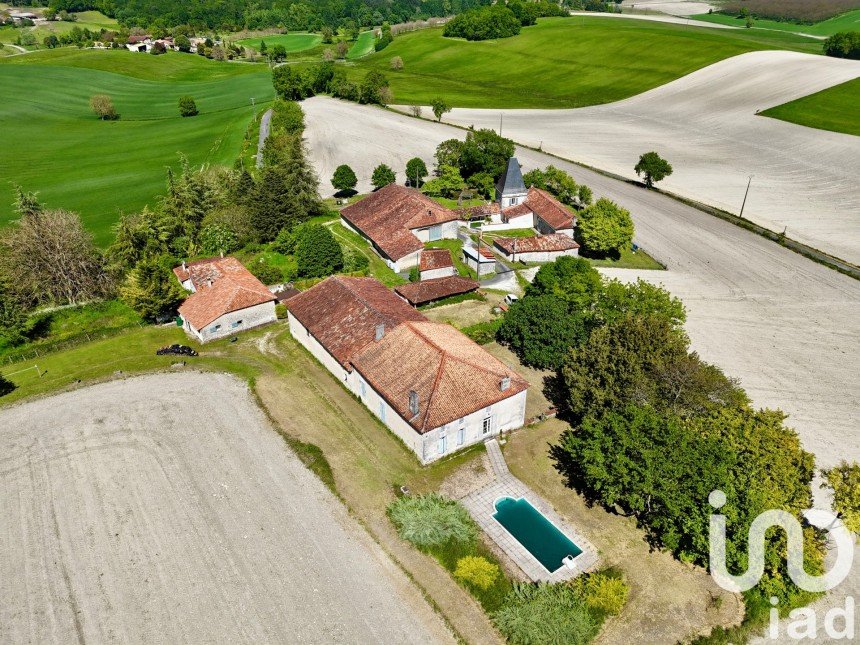 Domaine 18 pièces de 414 m² à Saint-Martial (16190)