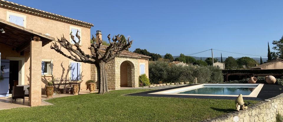 Maison traditionnelle 9 pièces de 203 m² à Bédoin (84410)