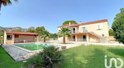 House 5 rooms of 225 m² in Aubagne (13400)