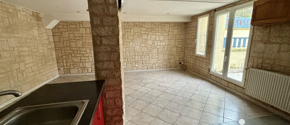 House 4 rooms of 74 m² in Margny-lès-Compiègne (60280)