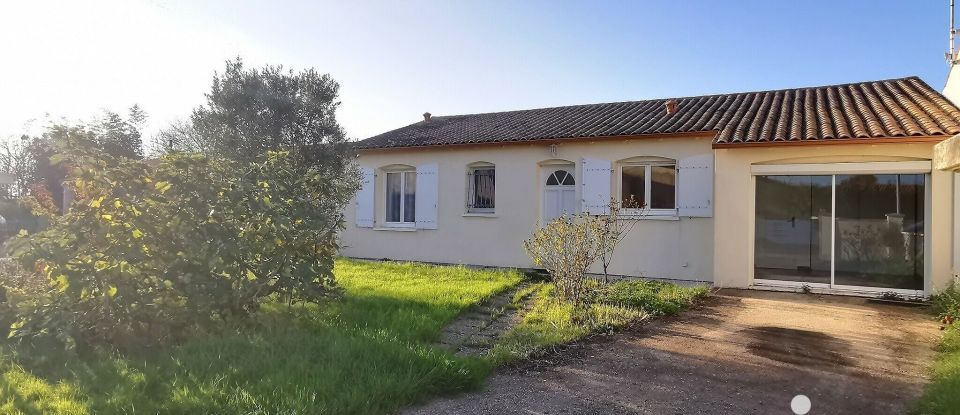 House 5 rooms of 100 m² in Rochefort (17300)