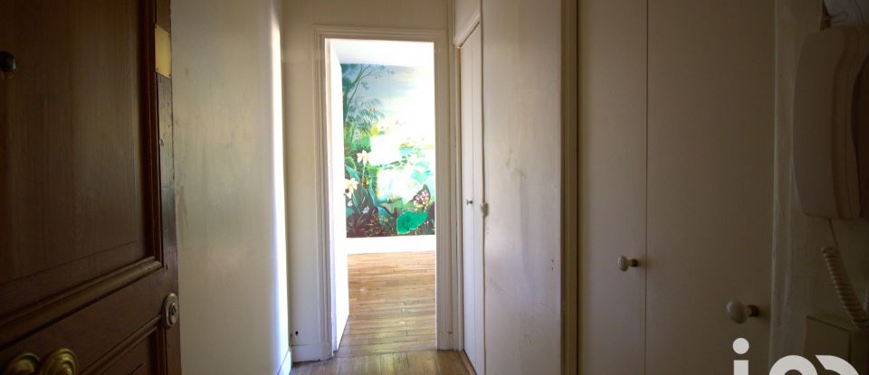 Studio 1 room of 24 m² in Paris (75015)