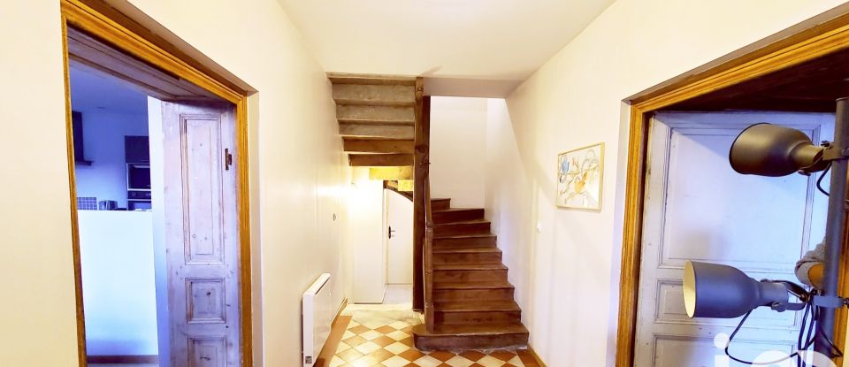 Maison 6 pièces de 245 m² à Verdille (16140)