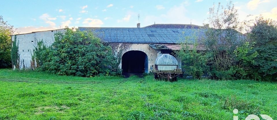 Maison 6 pièces de 245 m² à Verdille (16140)