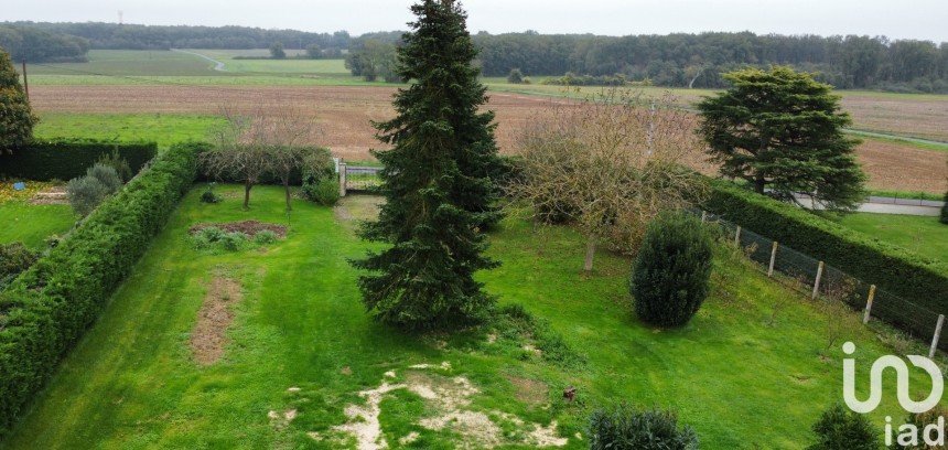 Land of 1,000 m² in Lavoux (86800)