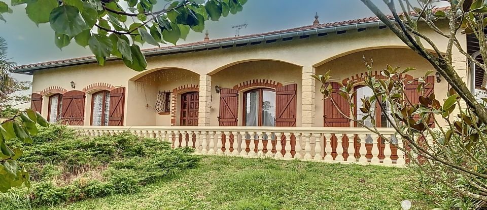 Traditional house 5 rooms of 164 m² in Grenade (31330)