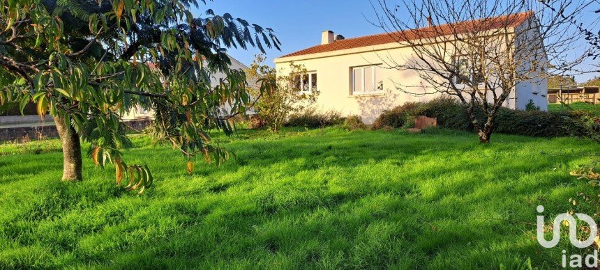 House 5 rooms of 100 m² in Landevieille (85220)