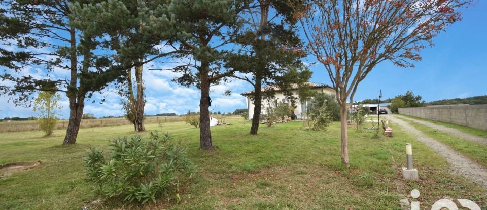 Traditional house 8 rooms of 199 m² in Saint-Clar-de-Rivière (31600)