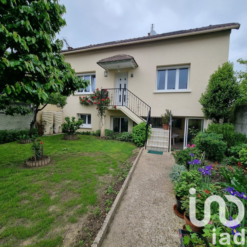 House 5 rooms of 140 m² in Chilly-Mazarin (91380)