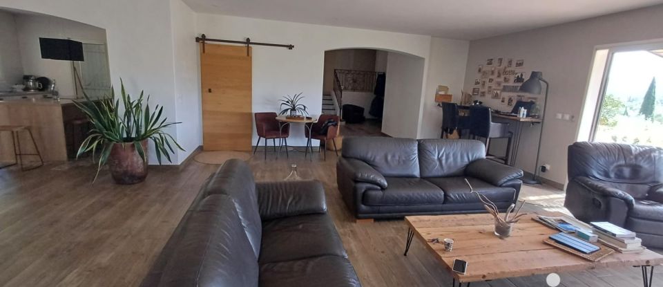 House 6 rooms of 185 m² in Le Beausset (83330)