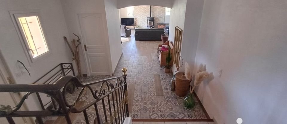 House 6 rooms of 185 m² in Le Beausset (83330)