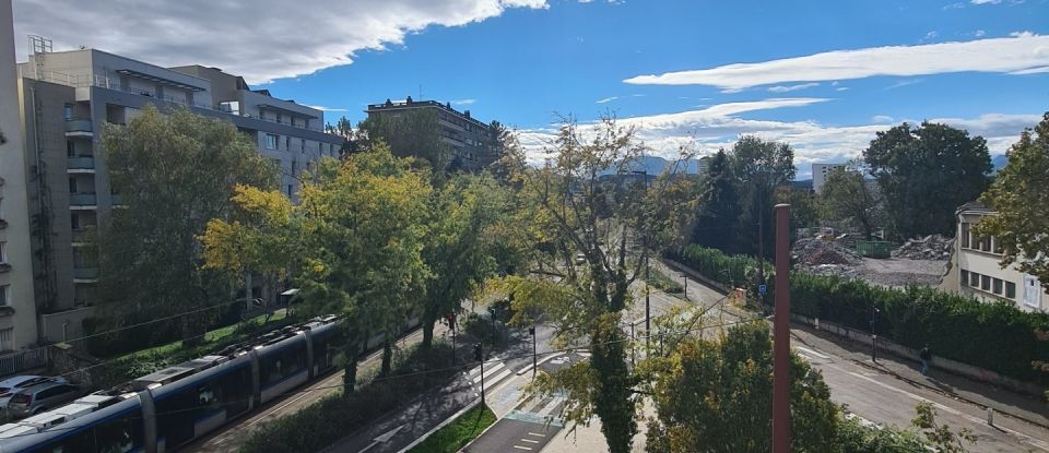 Apartment 4 rooms of 68 m² in Grenoble (38100)