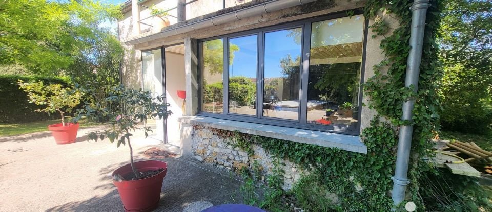 Maison 7 pièces de 228 m² à Alès (30100)